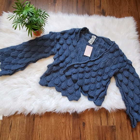 Sadie & Sage Sweaters - New Sadie and sage knitted cropped coverup